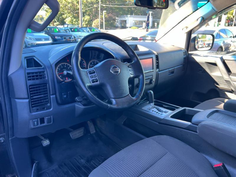 Nissan Titan SV Crew Cab 4WD 2012