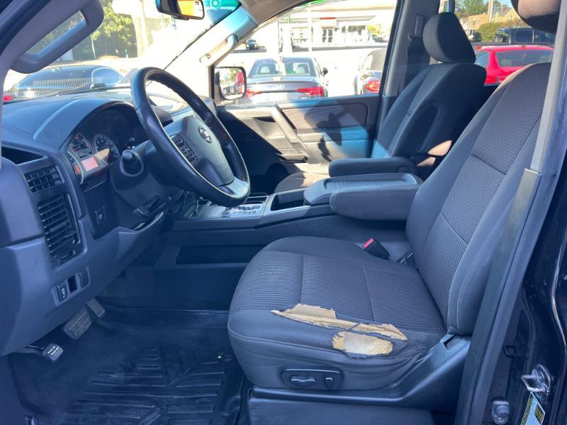 Nissan Titan SV Crew Cab 4WD 2012