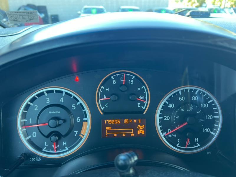 Nissan Titan SV Crew Cab 4WD 2012