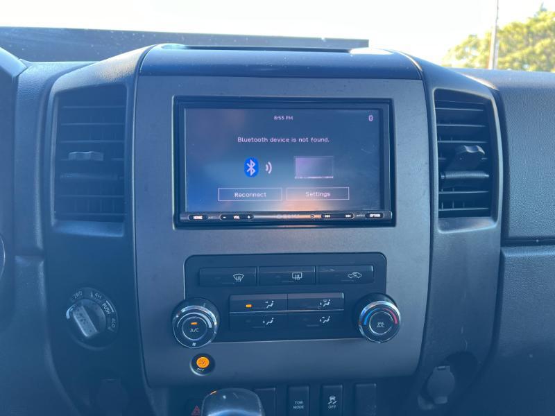 Nissan Titan SV Crew Cab 4WD 2012