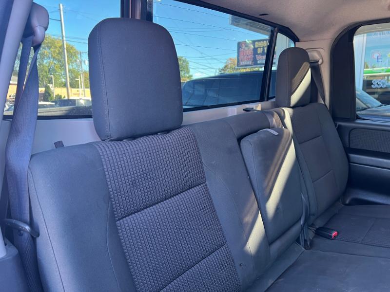 Nissan Titan SV Crew Cab 4WD 2012