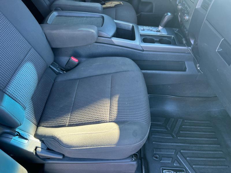 Nissan Titan SV Crew Cab 4WD 2012