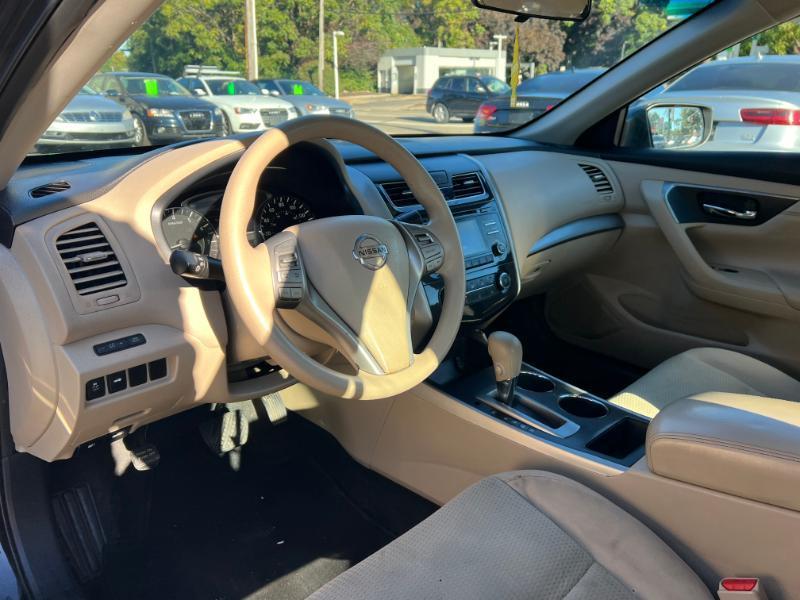 Nissan Altima 2.5 SV 2015