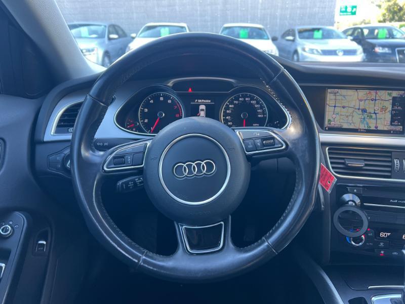Audi A4 2.0T Premium quattro Sedan AWD 8A 2016