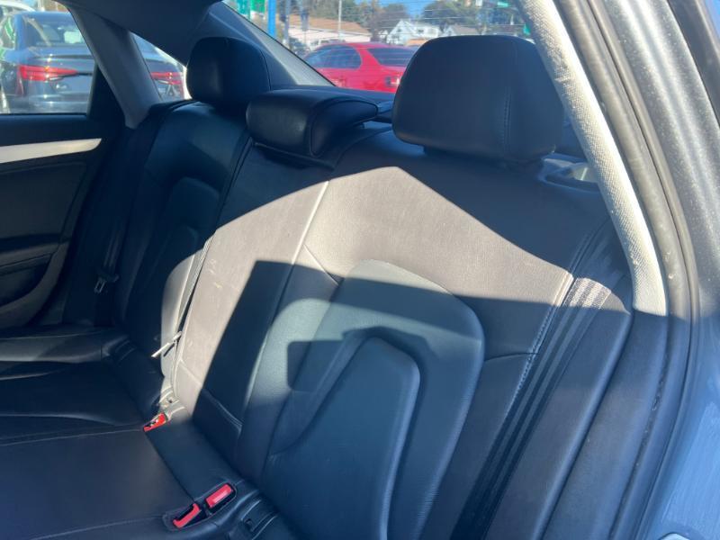 Audi A4 2.0T Premium quattro Sedan AWD 8A 2016