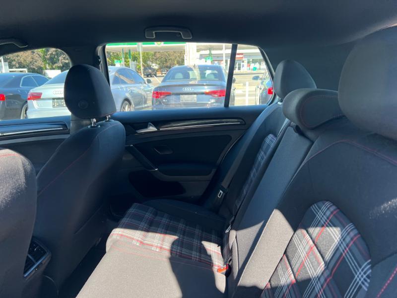 Volkswagen Golf GTI S 6M 4-Door 2017