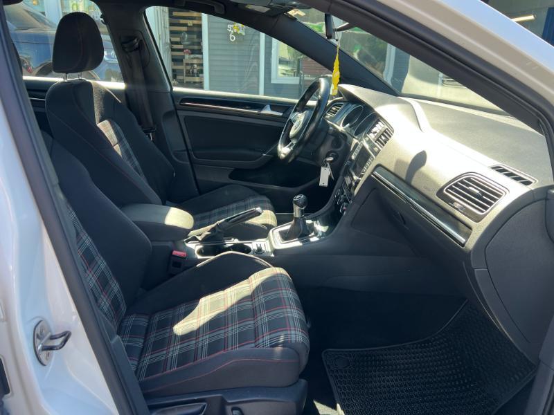 Volkswagen Golf GTI S 6M 4-Door 2017
