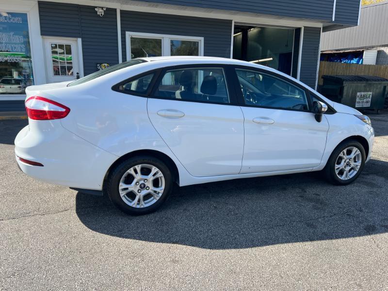 Ford Fiesta SE Sedan 2016
