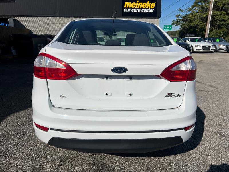 Ford Fiesta SE Sedan 2016