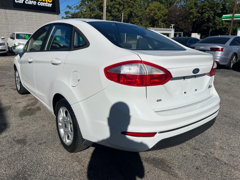 Ford Fiesta SE Sedan 2016
