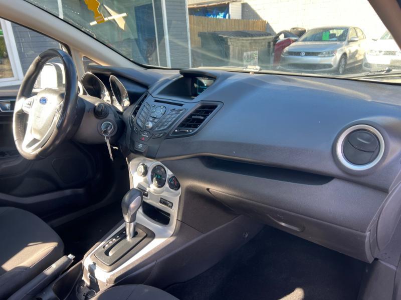 Ford Fiesta SE Sedan 2016