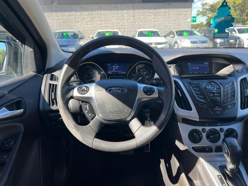 Ford Focus SE Hatch 2014