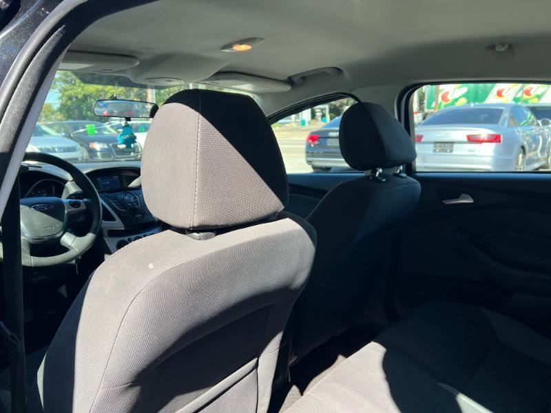 Ford Focus SE Hatch 2014