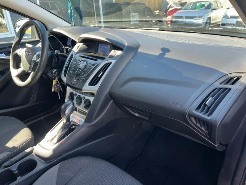 Ford Focus SE Hatch 2014