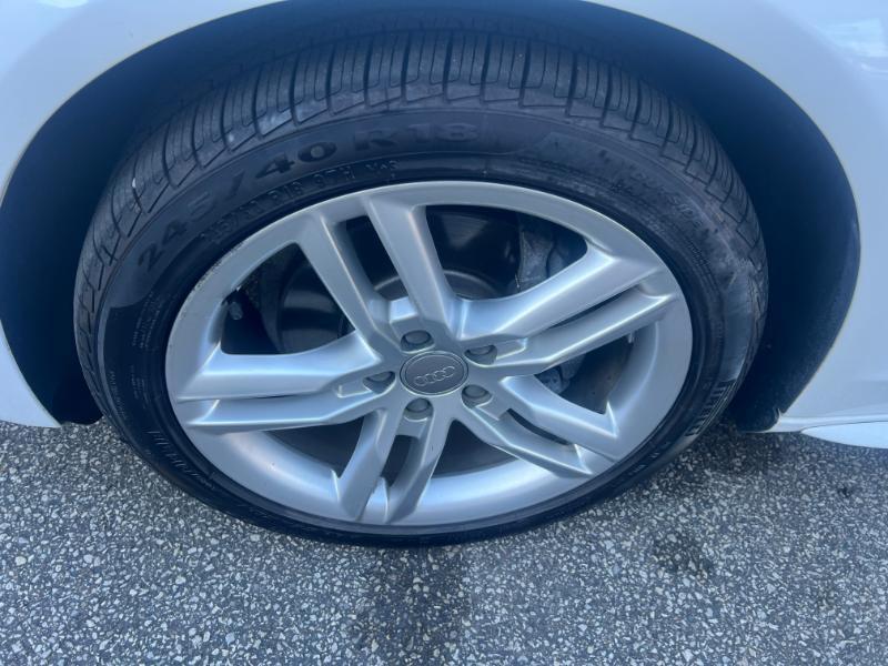Audi A4 2.0T Premium quattro Sedan AWD 8A 2016