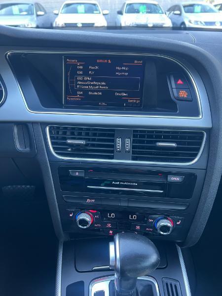 Audi A4 2.0T Premium quattro Sedan AWD 8A 2016