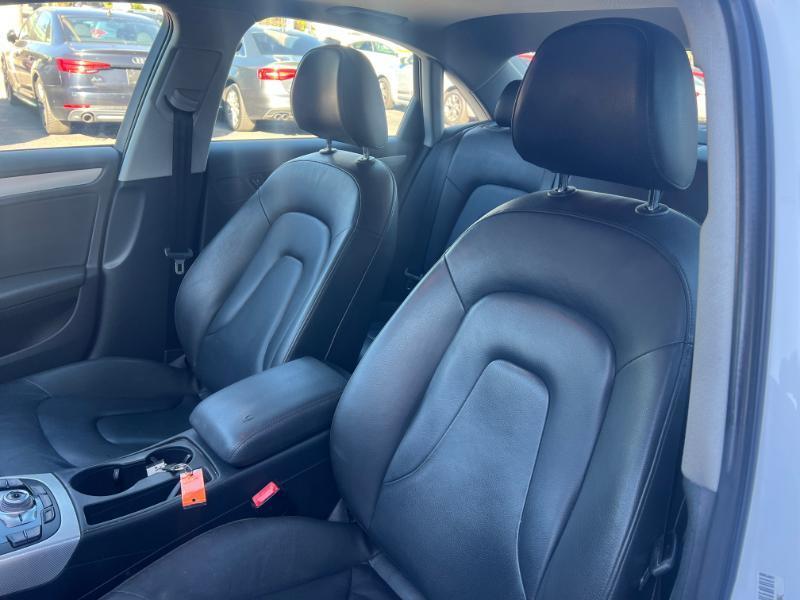 Audi A4 2.0T Premium quattro Sedan AWD 8A 2016
