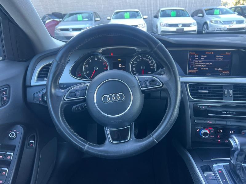 Audi A4 2.0T Premium quattro Sedan AWD 8A 2016