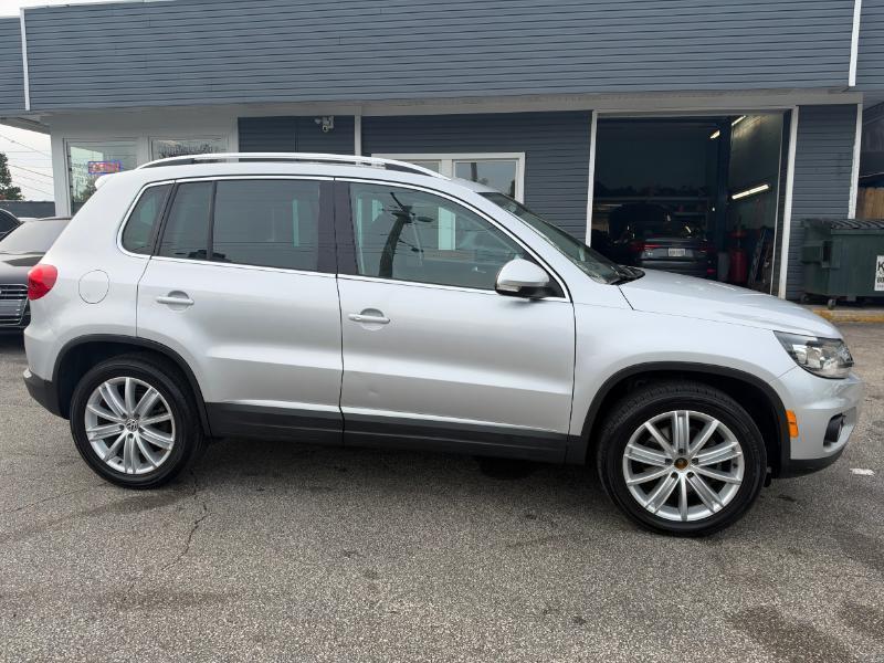 Volkswagen Tiguan SE 2016