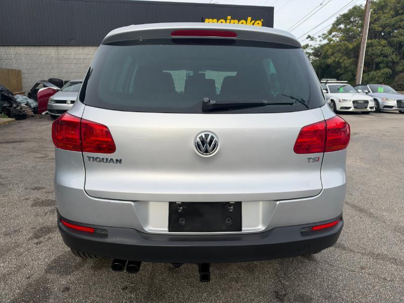 Volkswagen Tiguan SE 2016