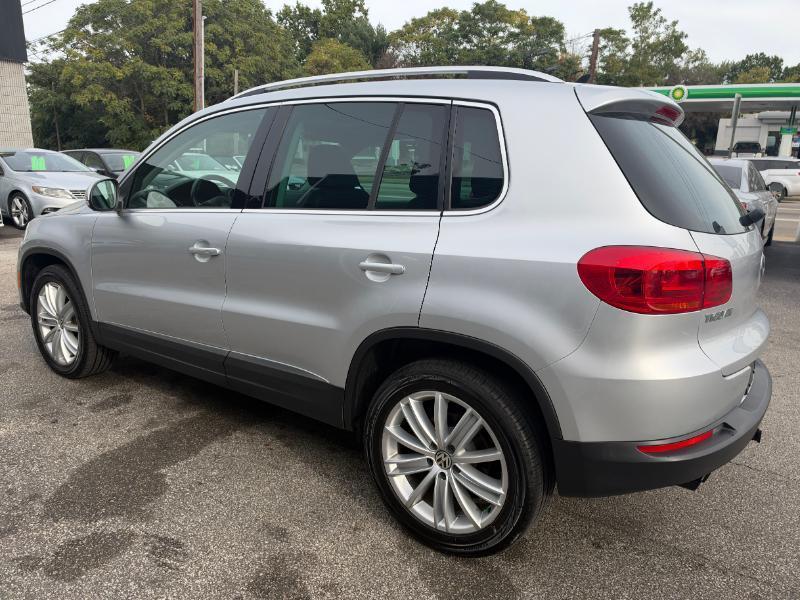 Volkswagen Tiguan SE 2016