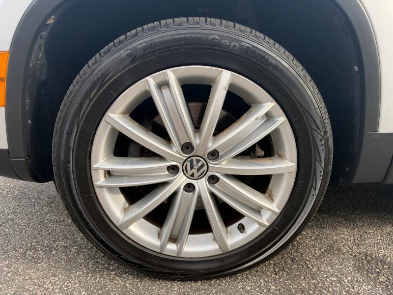 Volkswagen Tiguan SE 2016