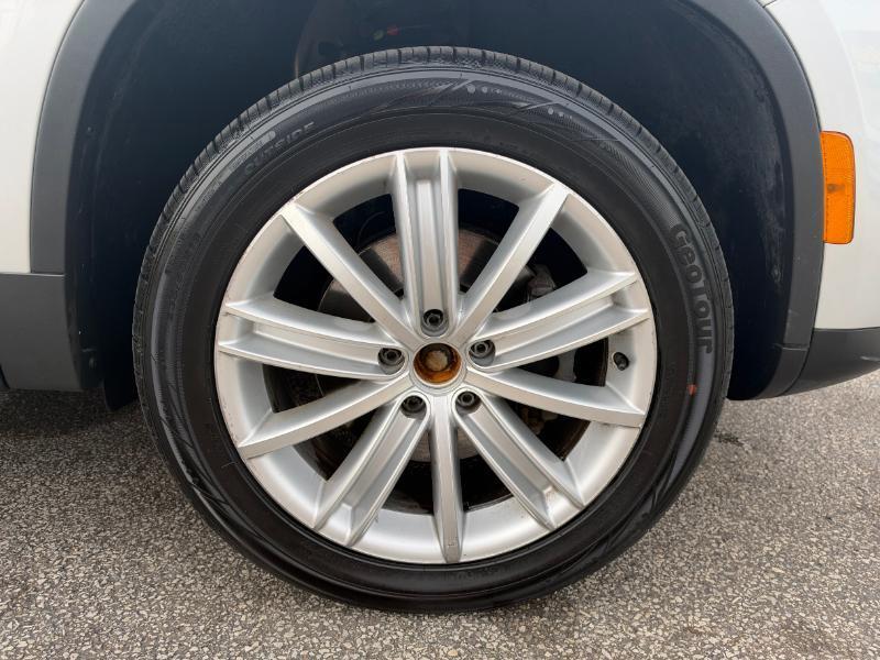 Volkswagen Tiguan SE 2016