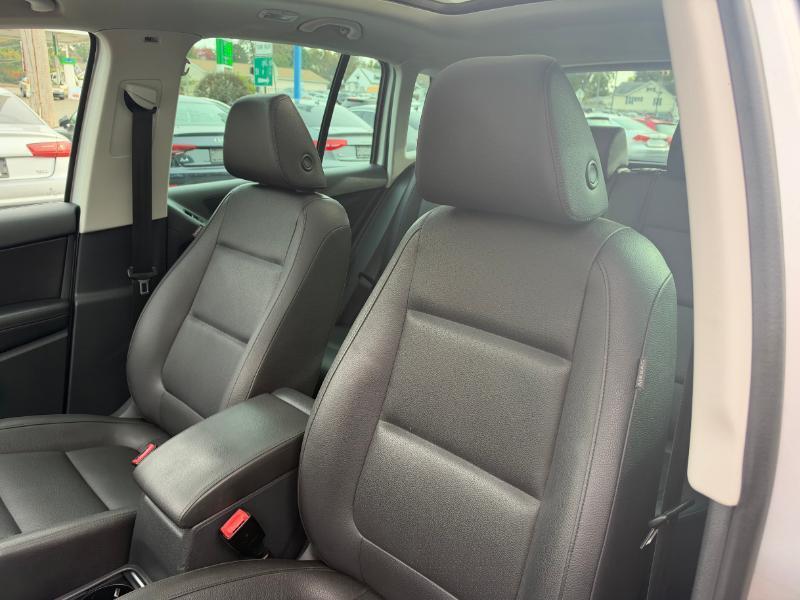 Volkswagen Tiguan SE 2016