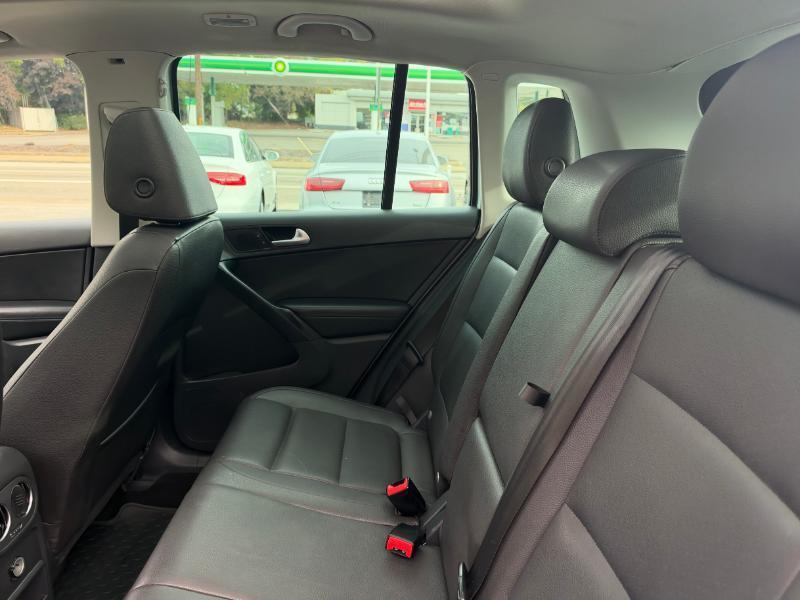 Volkswagen Tiguan SE 2016