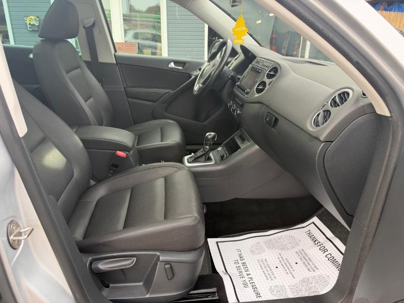 Volkswagen Tiguan SE 2016