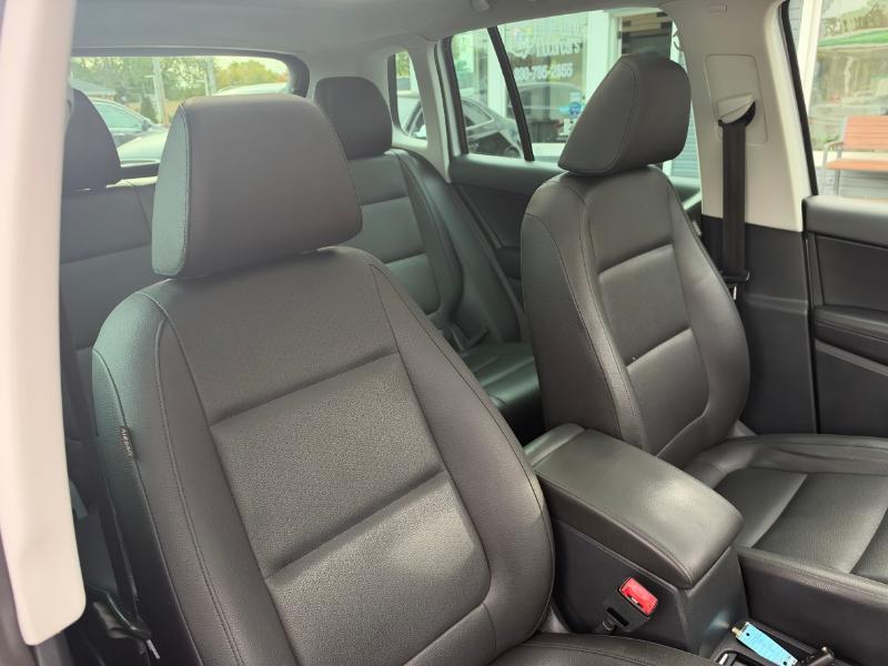 Volkswagen Tiguan SE 2016