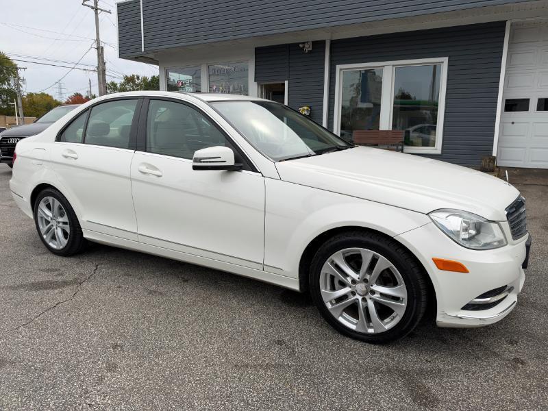 Mercedes-Benz C-Class C300 4MATIC Luxury Sedan 2012