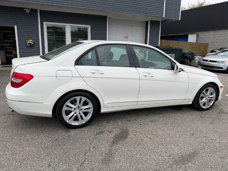 Mercedes-Benz C-Class C300 4MATIC Luxury Sedan 2012
