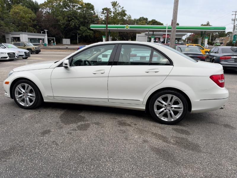 Mercedes-Benz C-Class C300 4MATIC Luxury Sedan 2012