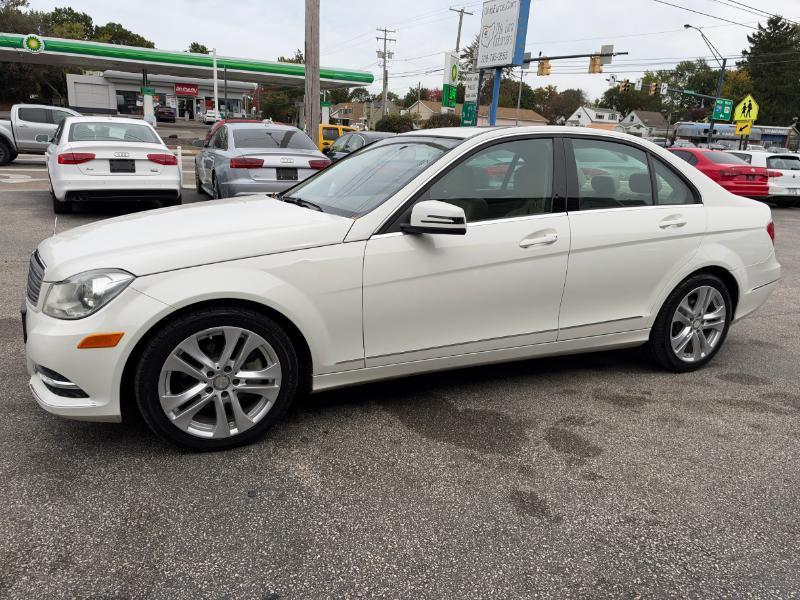 Mercedes-Benz C-Class C300 4MATIC Luxury Sedan 2012