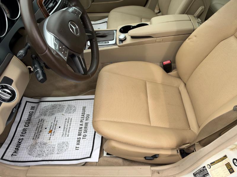 Mercedes-Benz C-Class C300 4MATIC Luxury Sedan 2012