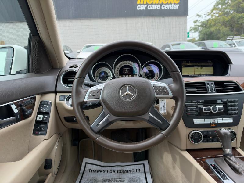Mercedes-Benz C-Class C300 4MATIC Luxury Sedan 2012