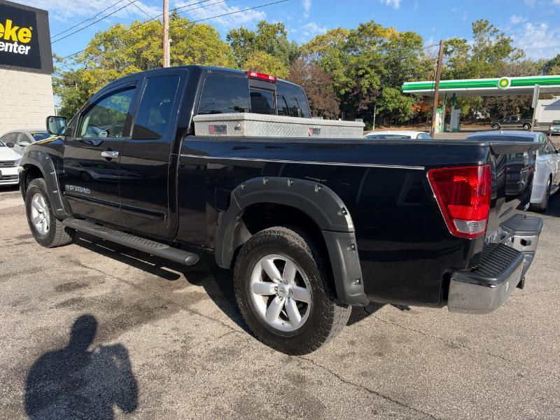 Nissan Titan PRO-4X King Cab 4WD SWB 2013