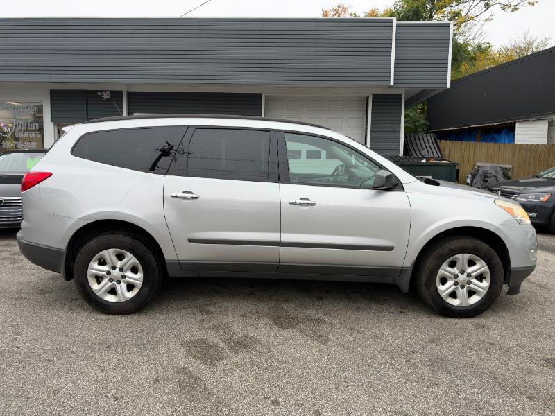 Chevrolet Traverse LS FWD w/PDC 2012