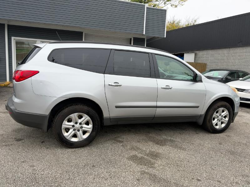 Chevrolet Traverse LS FWD w/PDC 2012