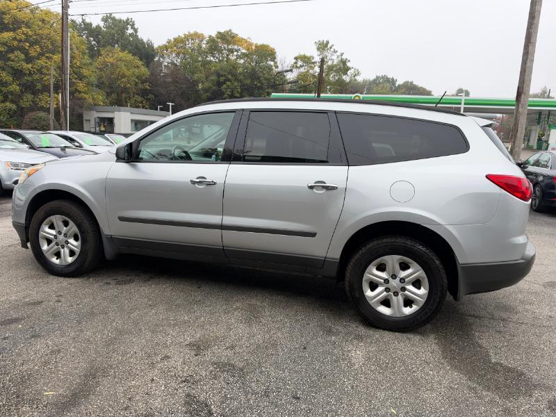 Chevrolet Traverse LS FWD w/PDC 2012