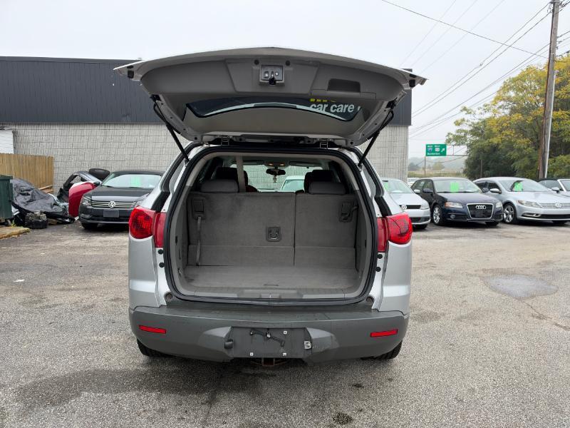 Chevrolet Traverse LS FWD w/PDC 2012