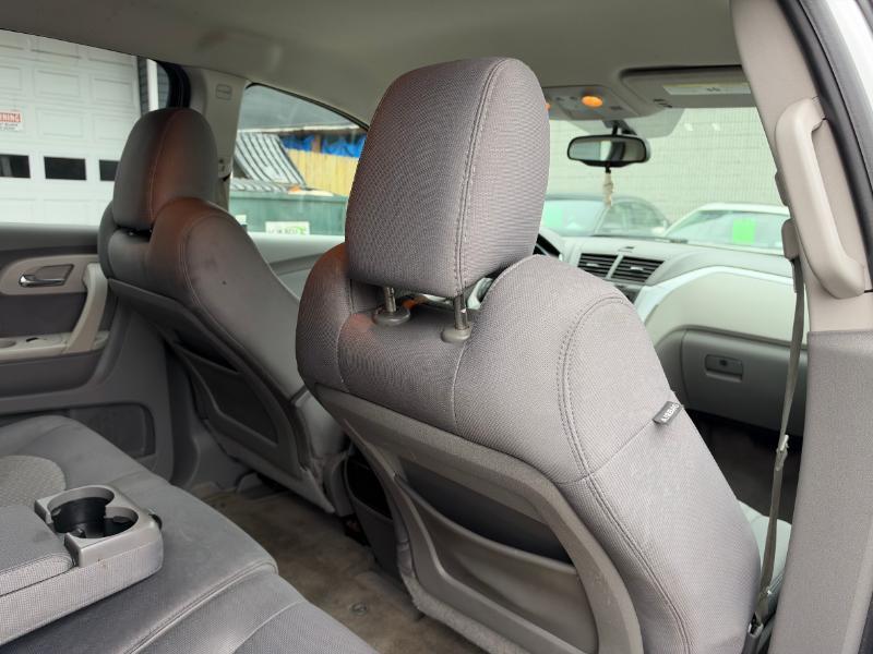 Chevrolet Traverse LS FWD w/PDC 2012