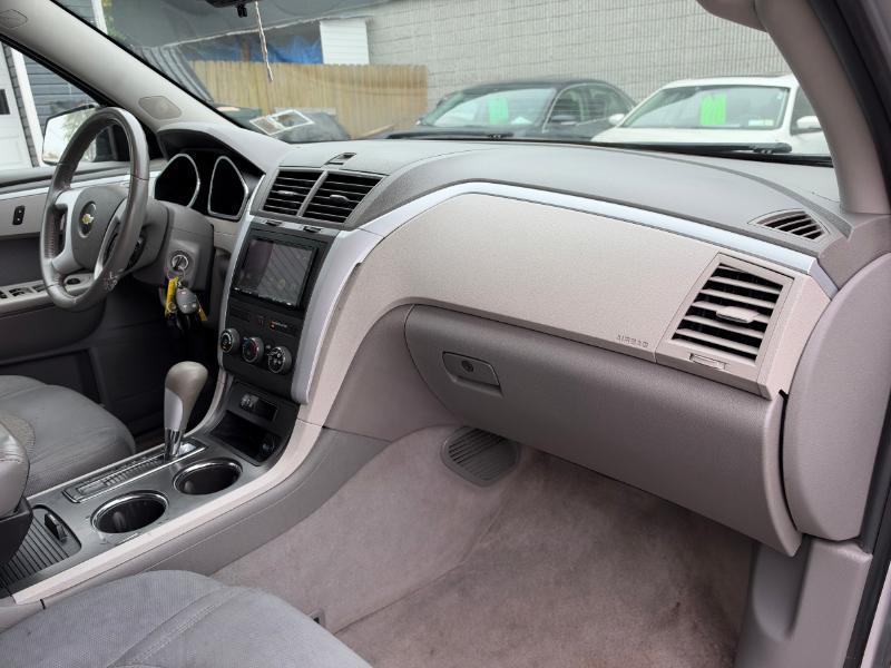 Chevrolet Traverse LS FWD w/PDC 2012