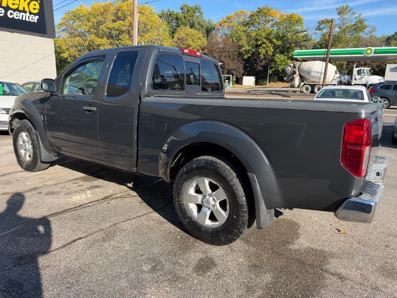 Nissan Frontier LE King Cab 4WD 2010