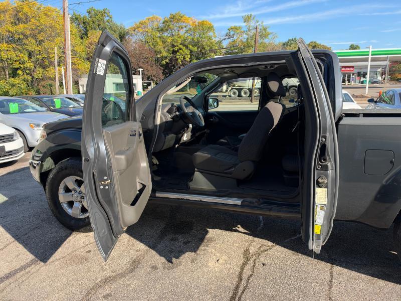 Nissan Frontier LE King Cab 4WD 2010