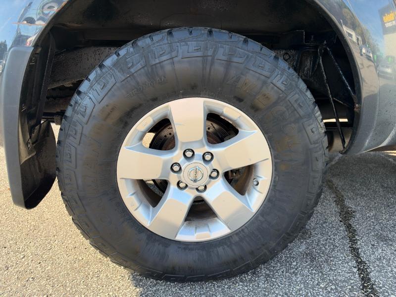 Nissan Frontier LE King Cab 4WD 2010
