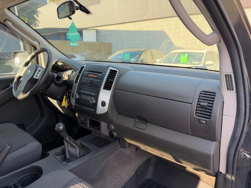 Nissan Frontier LE King Cab 4WD 2010