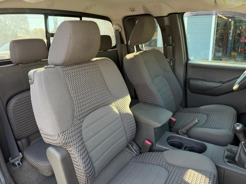 Nissan Frontier LE King Cab 4WD 2010