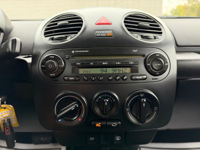 Volkswagen New Beetle S PZEV 2008